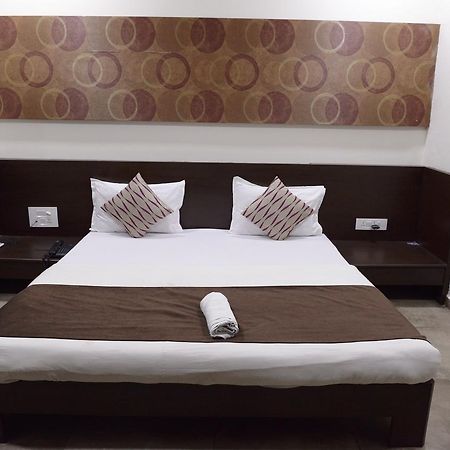Hotel Palm View Residency Vadodara Exterior photo